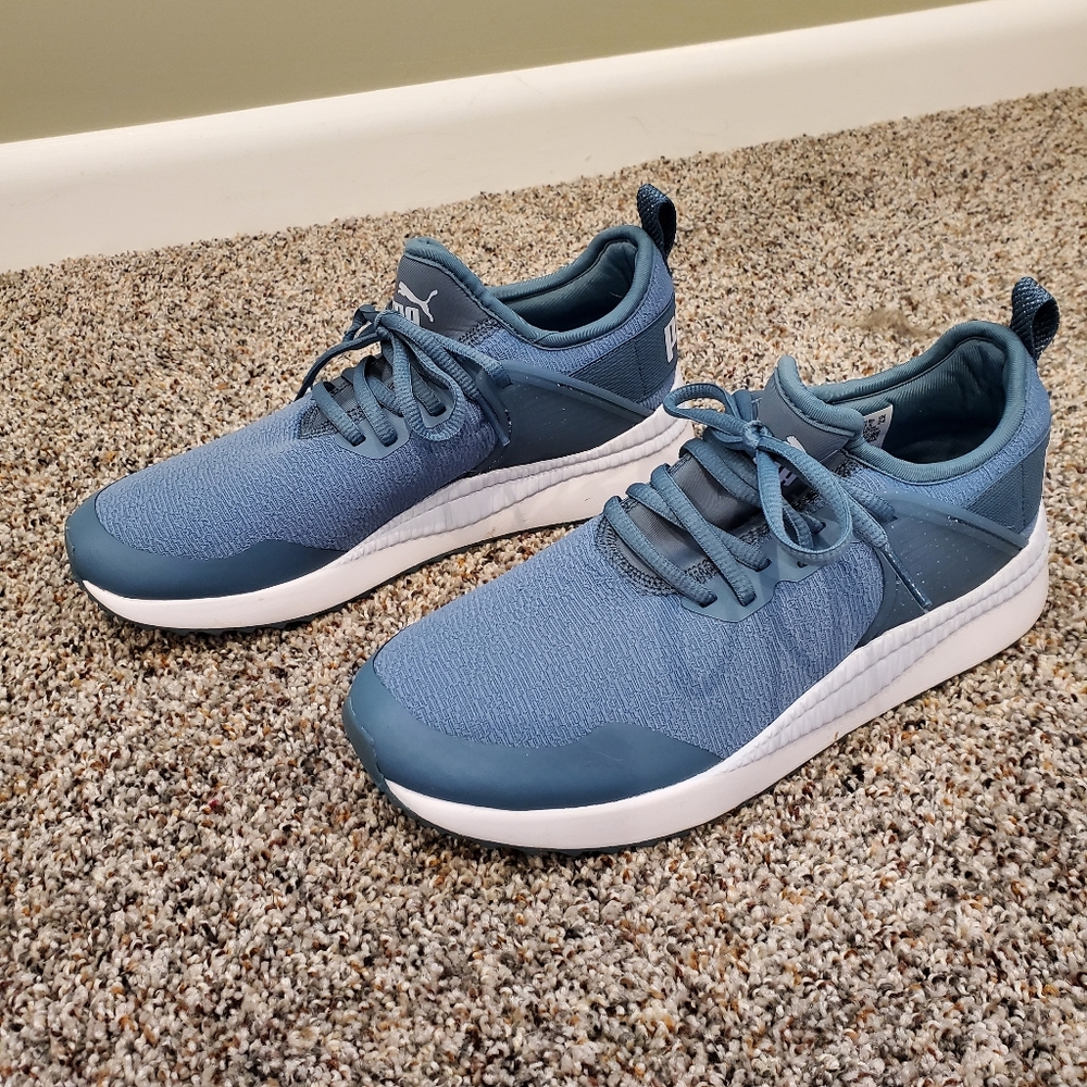 Womens Puma Sneakers 7.5